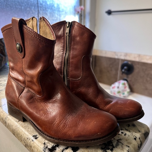 Frye Boots - Picture 5 of 8